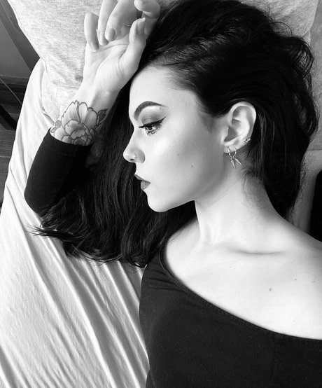 Violet Orlandi actriz exclusiva imágenes