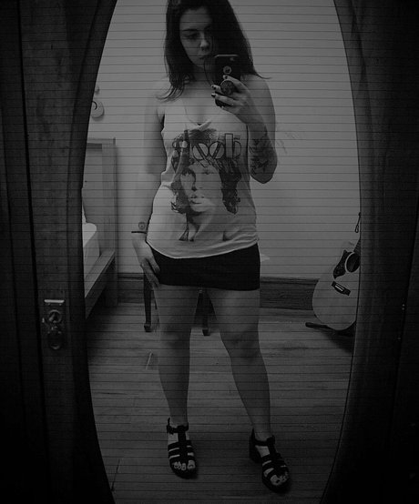 Violet Orlandi modelo de alta calidad fotos