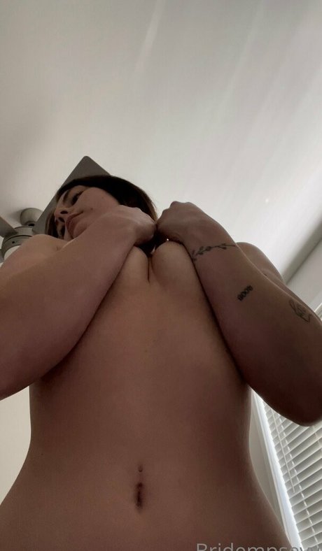 brialora modelo gratis imágenes