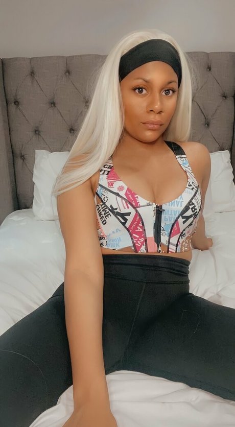 elleseefree modèle meilleur img