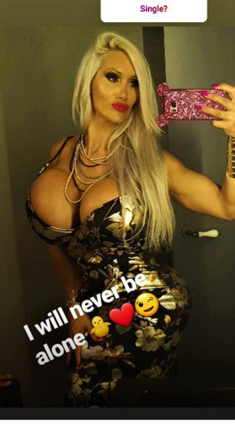 Kristhin Gomez modelo desnuda galería