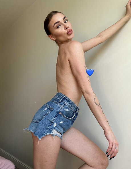 maltihoneyy modelo porno foto