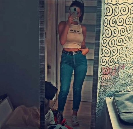 Wiktoria Bystro estrella porno hermosa foto