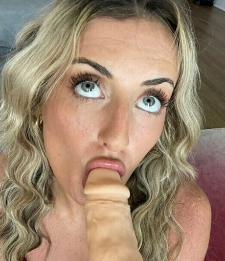 stunning gir1 mannequin archive