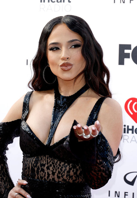 Becky G estrella caliente foto