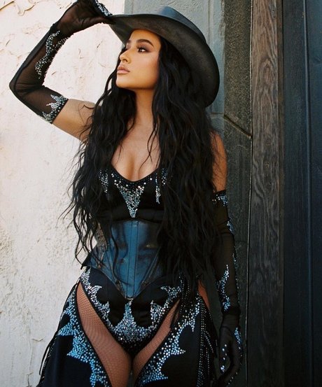 Becky G modèle gratuit image