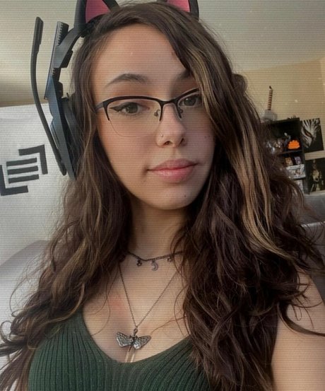 Lexi Lynx hermosa estrella porno galerías