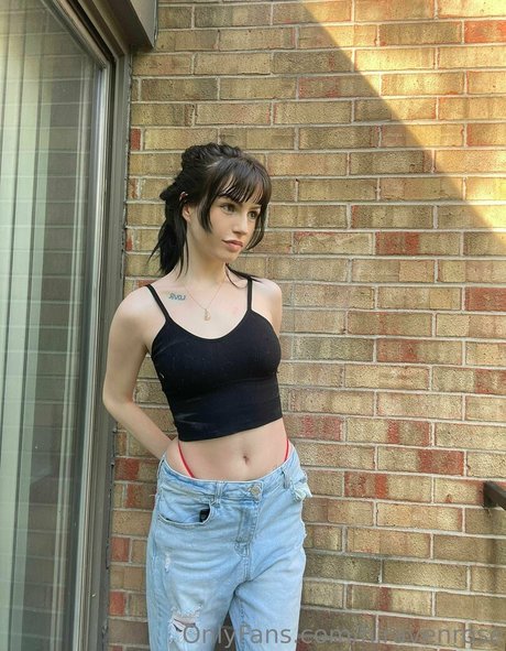 hiravenrose modelo libre imagen