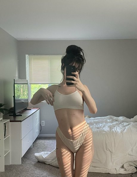 hiravenrose star érotique images