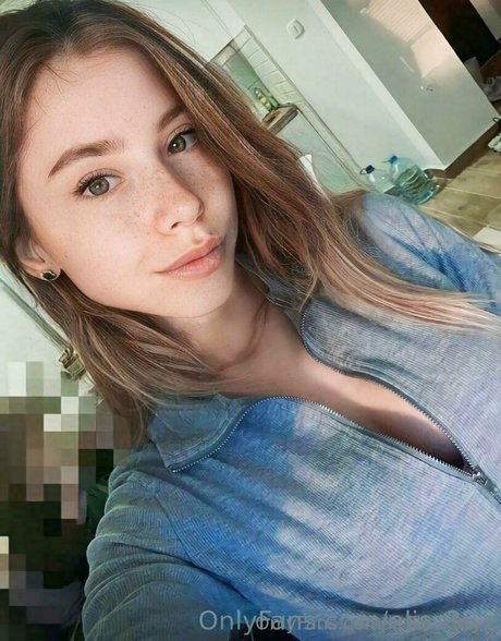 lit1le kitty1 actrice hd galerie