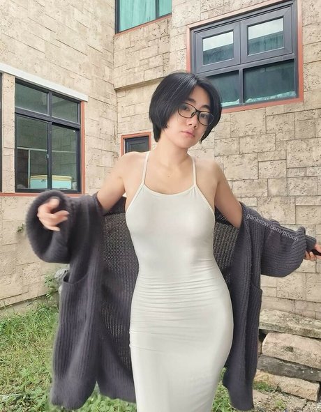 Poon Wrunya modelo hd recopilación