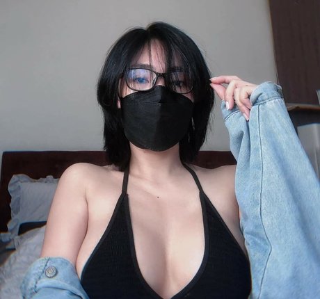 Poon Wrunya art de star du porno img