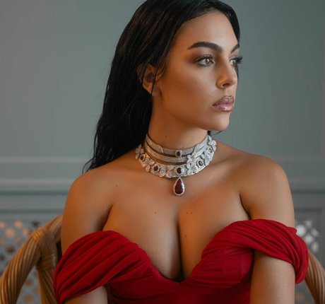 Georgina Rodriguez mejor estrella foto