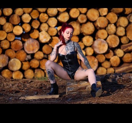 Yagmur Simsek_ modelo libre imagen