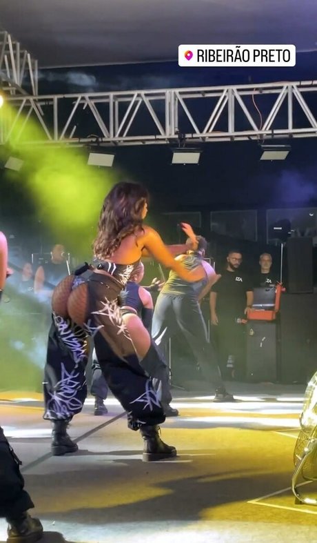Iza Cantora modèle de sexe images