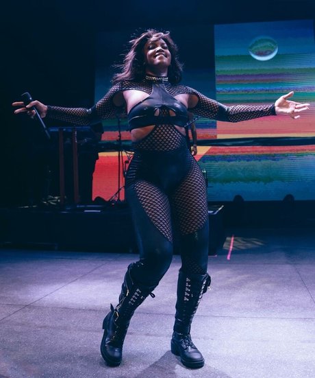 Iza Cantora actrice xxx images