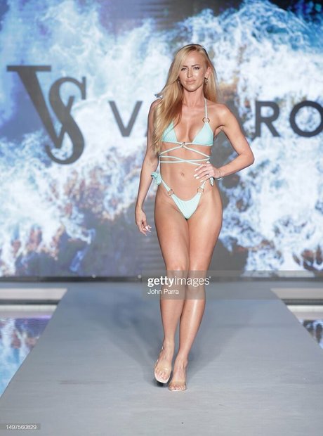 Danielle Moinet modèle artistique img