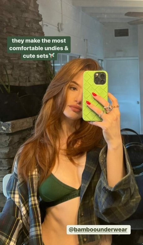 Madelaine Petsch estrella superior imagen
