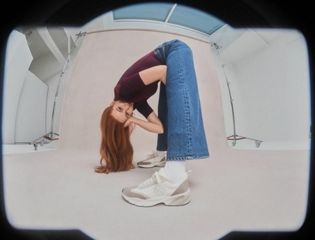 Madelaine Petsch modèle exclusif galerie