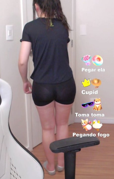 Leticia Shirakiin modèle porno image