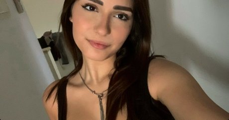 Aviya Danino estrella porno erótica galería