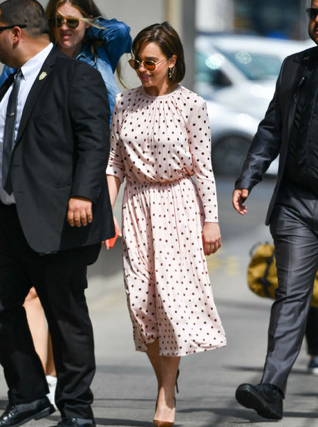 Emilia Clarke modelo libre galería