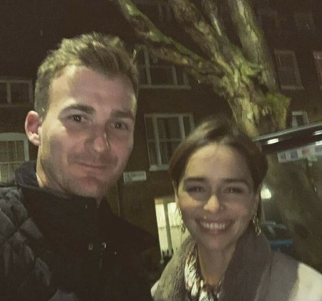 Emilia Clarke estrella xxx imágenes