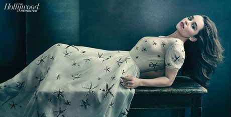Emilia Clarke bonita estrella fotos