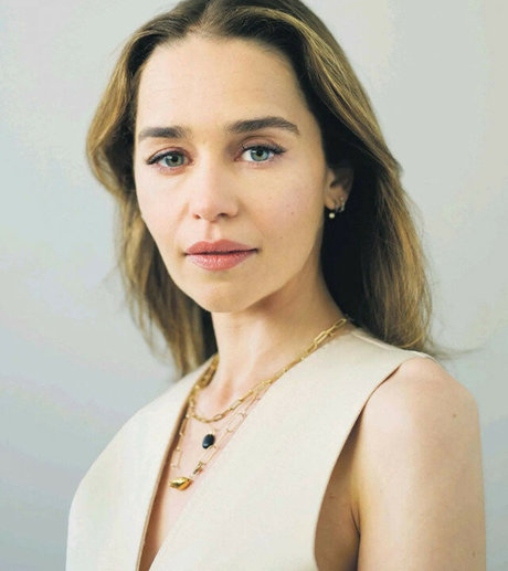 Emilia Clarke modelo adulto imagen