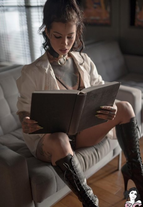 Marjo Suicide belle star du porno archive