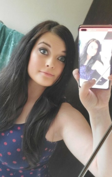 lauraleighxoxo actrice de nus photo