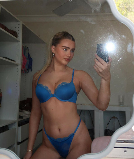 Sophadopha modèle érotique galerie