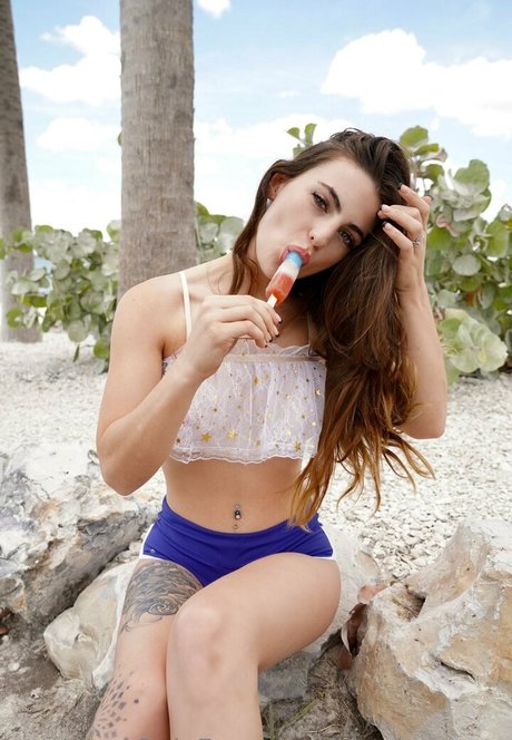 lunabennatv actriz caliente imágenes