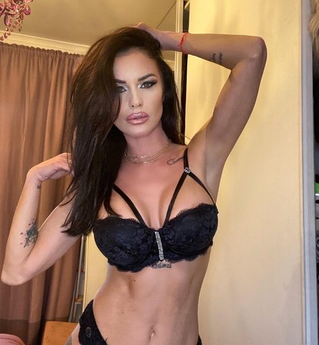 Antonella Mosetti star du porno adulte galeries