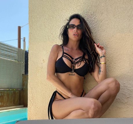 Antonella Mosetti modelo superior foto