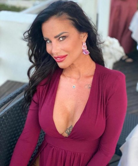 Antonella Mosetti modèle pornographique photos