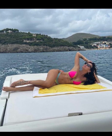 Antonella Mosetti modèle exclusif img