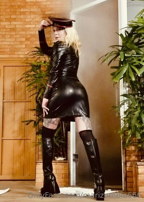 marizombie666 modelo perfecto foto