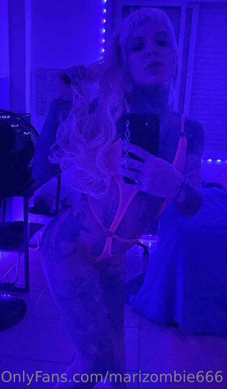 marizombie666 star du porno xxx galerie