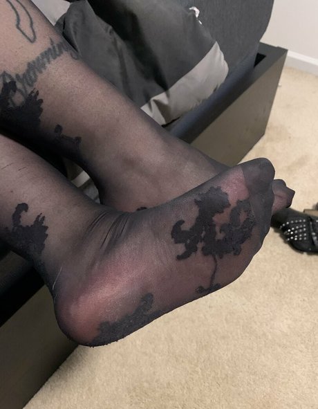 hernylonfeetfree bonita estrella archivo