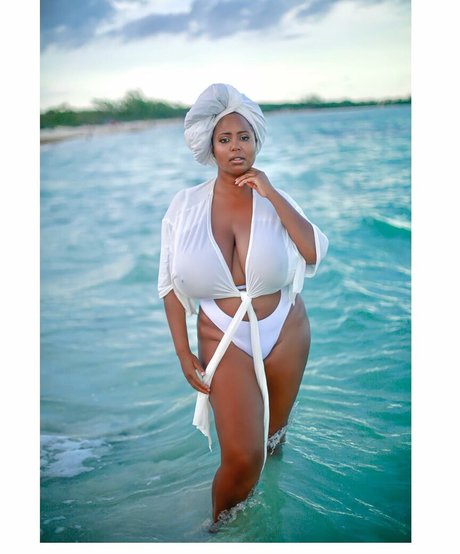 Monique Cooper estrella hd archivo