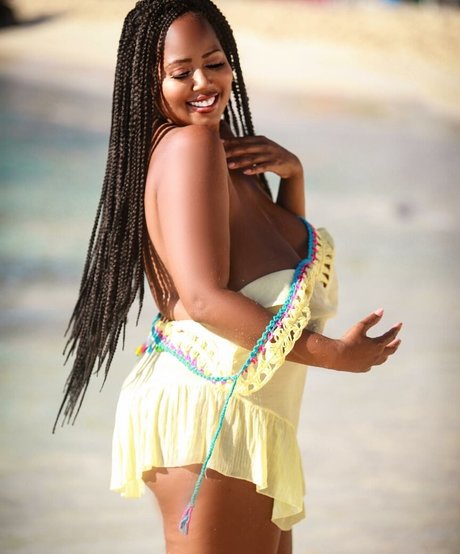 Monique Cooper estrella bonita galerías