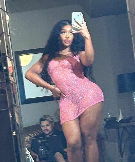 SZA estrella del arte foto