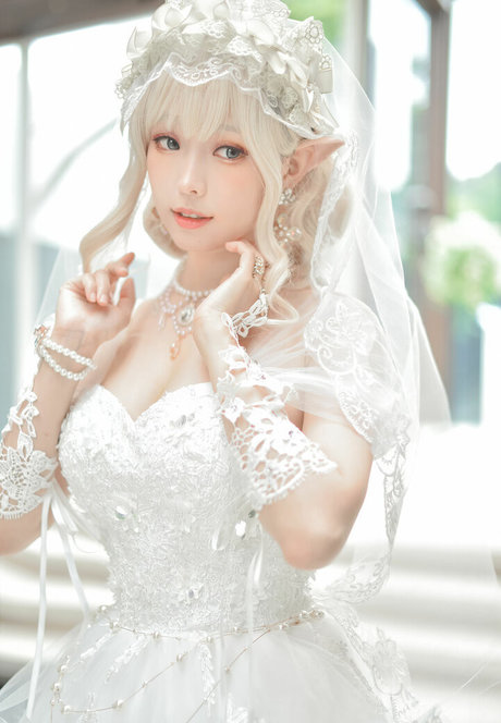 eeelyeee modelo hd fotos