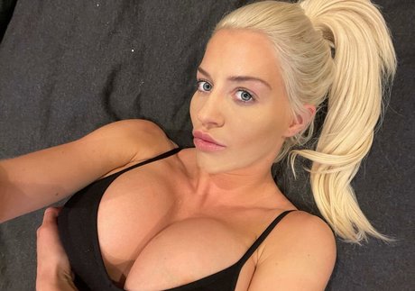 Sienna Day hermosa estrella porno galería