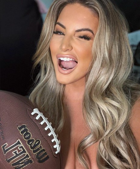 Ashley Alexiss modèle artistique galerie