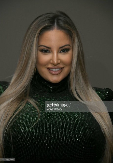 Ashley Alexiss haut modèle galerie