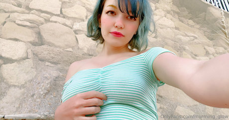 Murrning Glow bonita estrella porno fotos