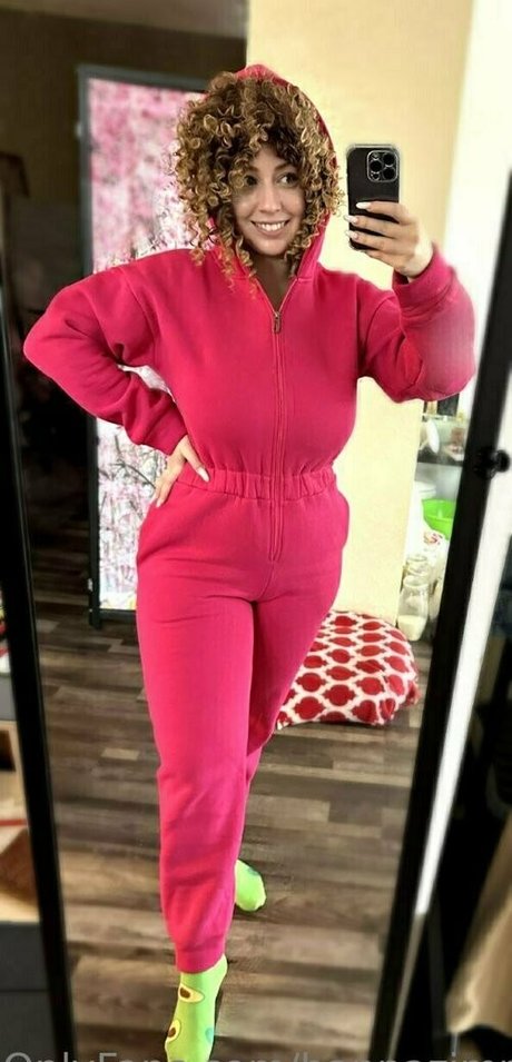 beauty curvy onlyfans naked gallery