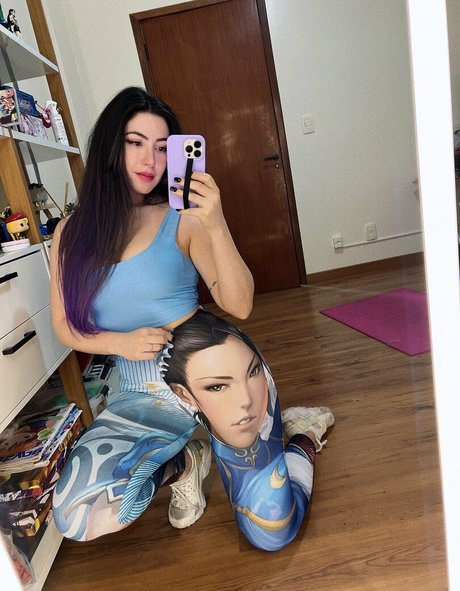 Danielle Vedovelli estrella del arte fotos